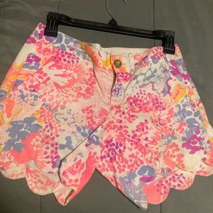 Lilly Pulitzer scallop shorts